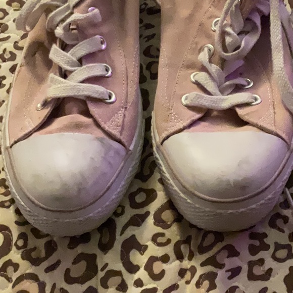 Air Walk Sneakers - Picture 2 of 11